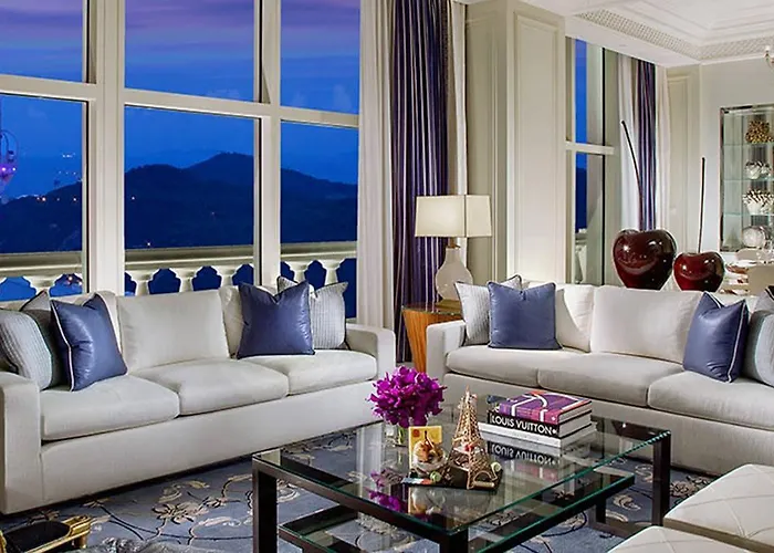 Parisian Hotel 5*