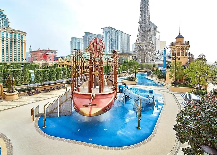 Hotel Parisian